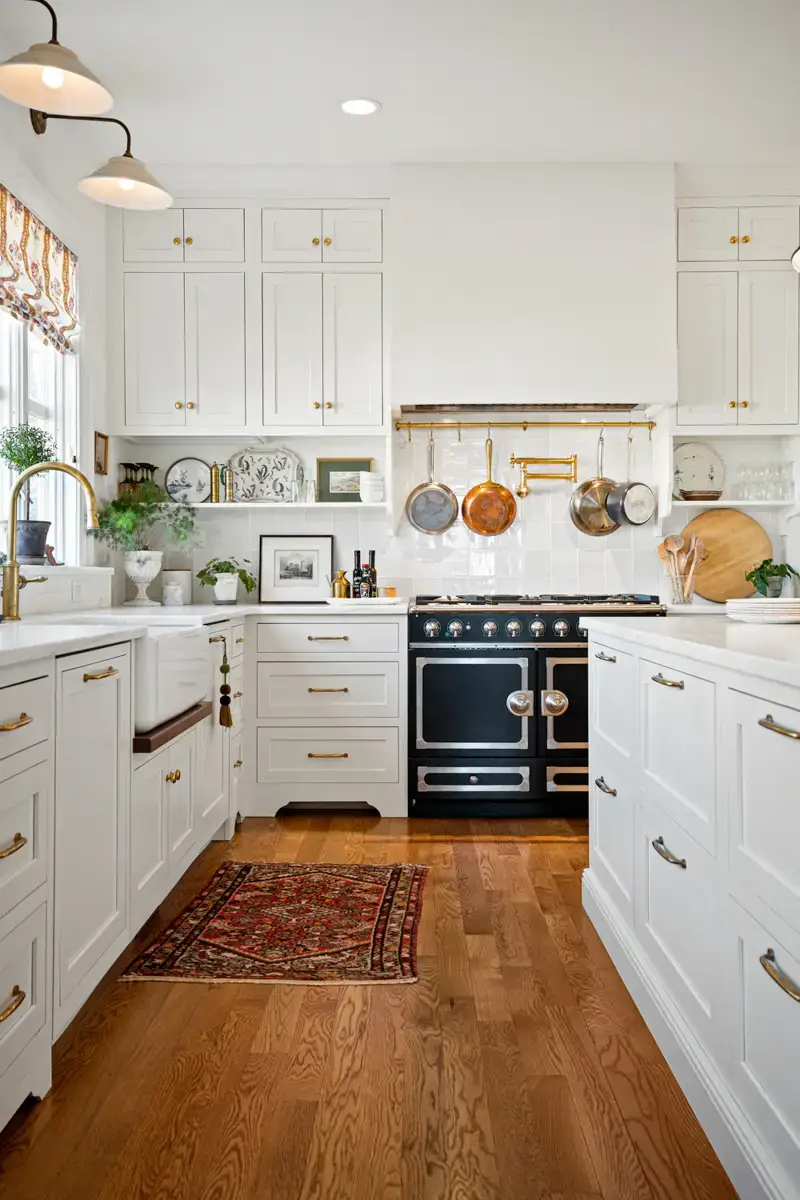 Transitional kitchen design with custom cabinetry and quartz countertops
